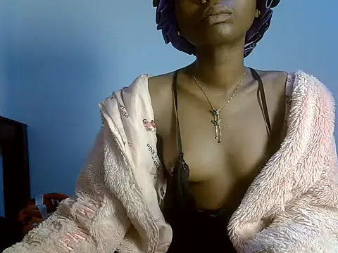 Spicybobolishia_'s Webcam Show