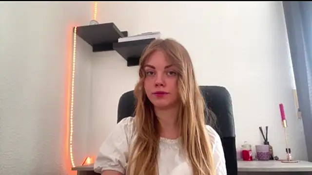 SunnyStrike's Live XXX Chat