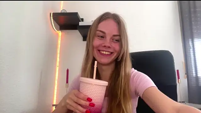 SunnyStriken Live XXX chat