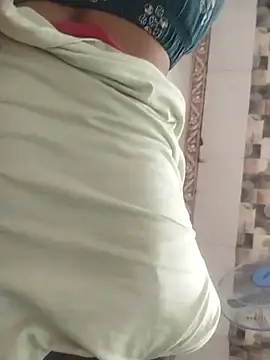 הופעת וובקאם של Tamil_555_Couples