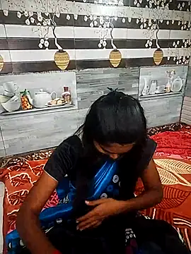 Show modela Tamil_555_Couples na web-kameri
