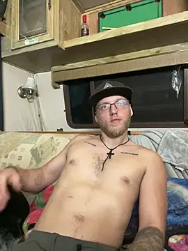 Silusgrai webkamerás műsora