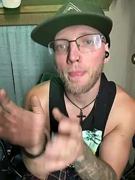 Silusgrai Show in webcam