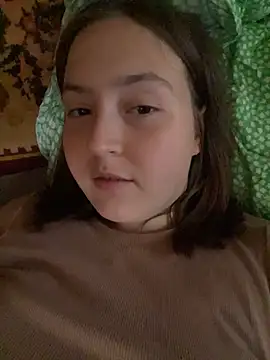SweetyCute7 Show in webcam