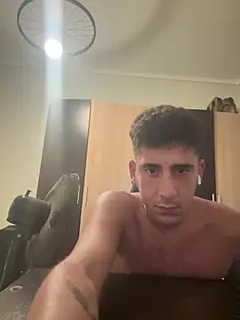 timos223 Show in webcam