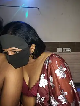 Fantacycouples: διαδικτυακό σόου στην κάμερα