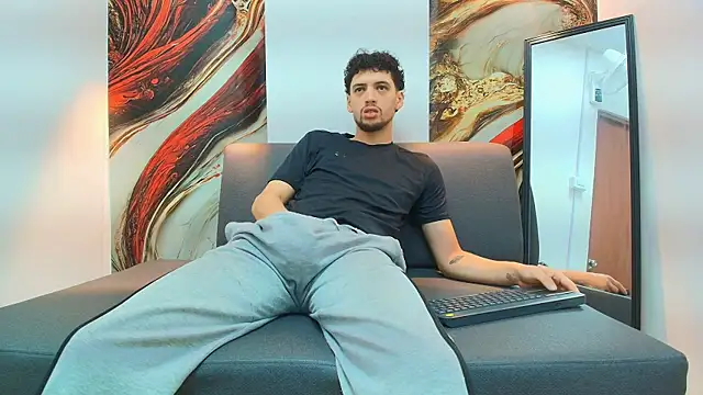 LUCA_GREEND webcam show