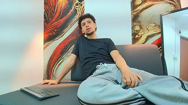 Pokazy przed kamerką – LUCA_GREEND