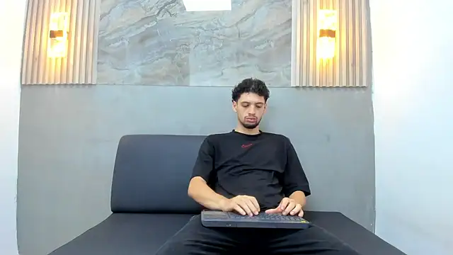 LUCA_GREEND webcam show