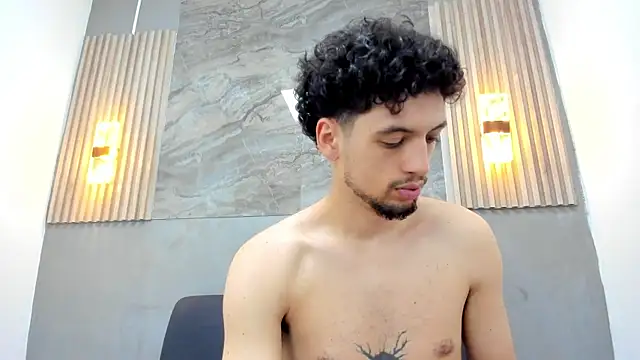 LUCA_GREEND webcam show