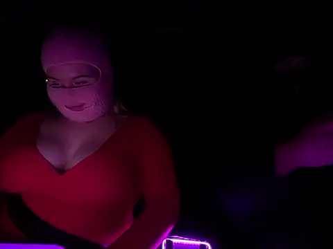 Pokazy przed kamerką – UnknownLovers