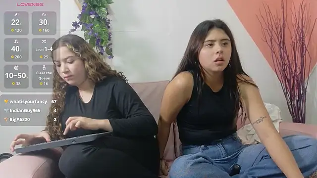 Show Webcam de Emilyblosom-y-MiaRose