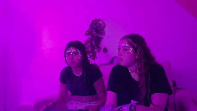 Webkamerová show Emilyblosom-y-MiaRose