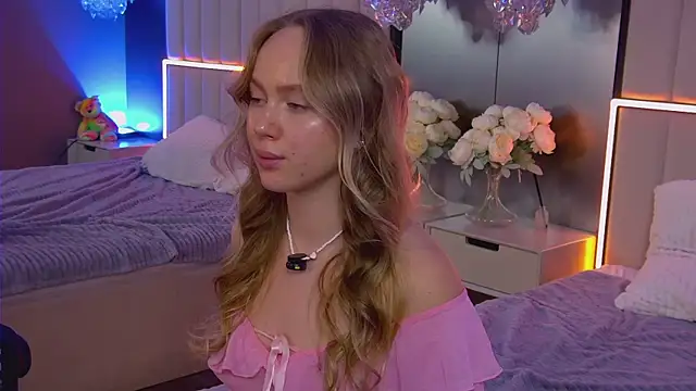 Emi_Goldn Webbikameraesitys