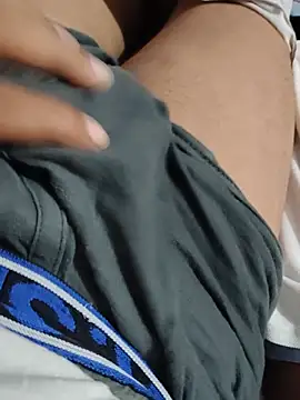 Pokazy przed kamerką – horneycouple2026