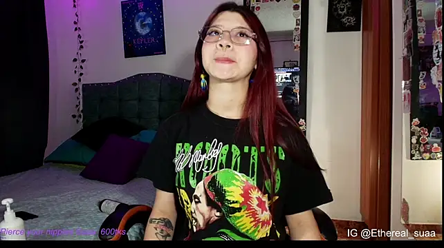 Show modela Ethereal_Suaaa na web-kameri