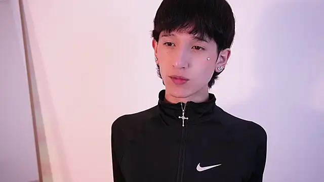 suki_dolll's Webcam Show