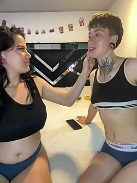 Pokazy przed kamerką – Couple_Rainbow