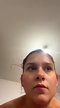 LuciaLatina webcam show