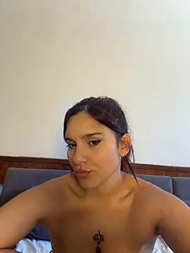 LuciaLatina Webcam show