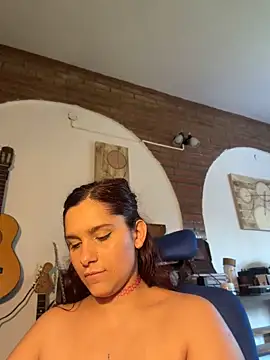 LuciaLatina Webcamshow
