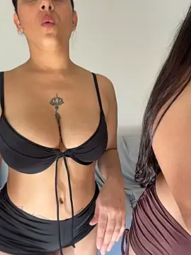 LuciaLatina Live XXX-chat