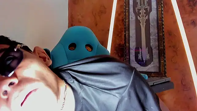 sex_boy33_'s Webcam Show