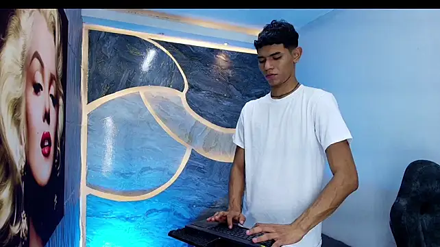 Show modela sex_boy33_ na web-kameri