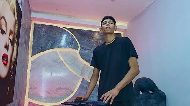 sex_boy33_のウェブカメラショー