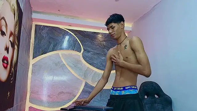 sex_boy33_ Show in webcam