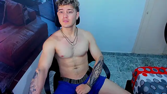 Show modela rayan_lynx na web-kameri