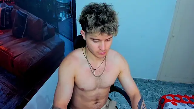 Show modela rayan_lynx na web-kameri
