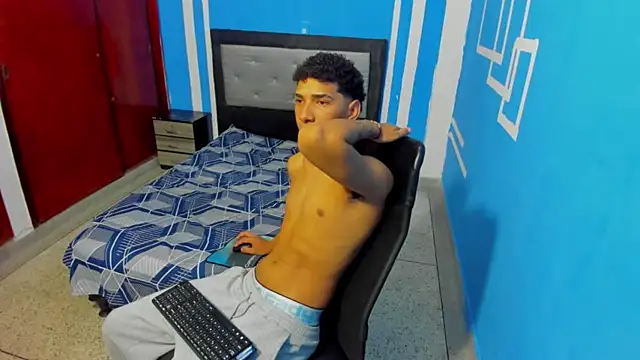 efrain_boy's Webcam Show