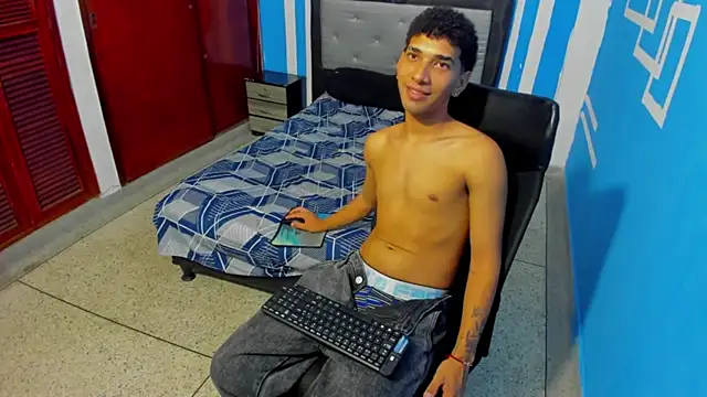 efrain_boy Pertunjukan Webcam