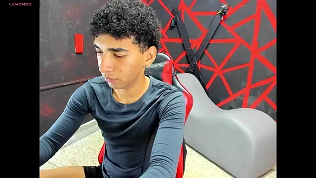 efrain_boy Show Webcam