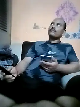 Rohit9xx Show in webcam