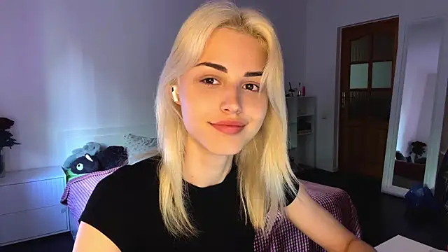 neweva_ Chat XXX in diretta