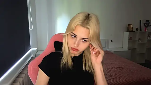 neweva_ élő XXX-chatje