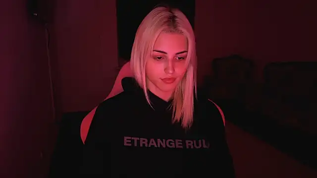 Chat +18 de neweva_ ao vivo