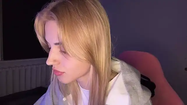 neweva_ Live XXX-Chat