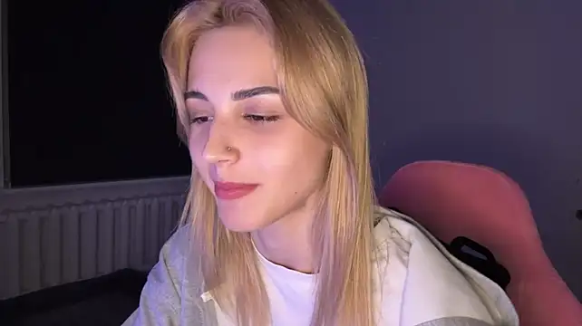 neweva_'s Live XXX Chat