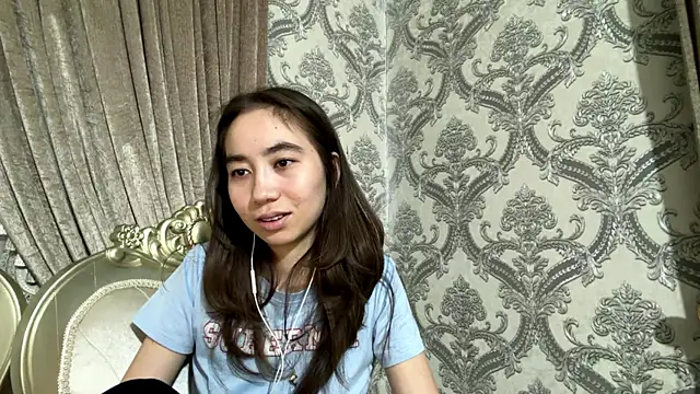 צ'אט XXX בשידור חי של cocoSharms