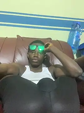 bolale001 Show in webcam
