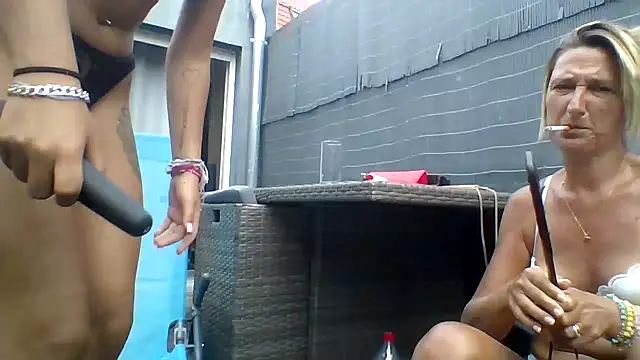 JeuneCharme1's Webcam Show