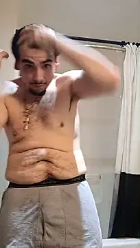 LAdaddy90011: διαδικτυακό σόου στην κάμερα