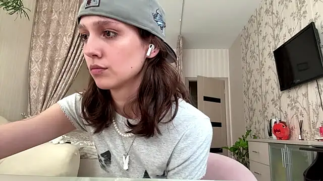 muwi_nuwi – webcam-show