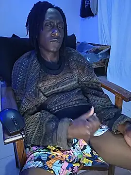 Show modela TryingExpiry na web-kameri