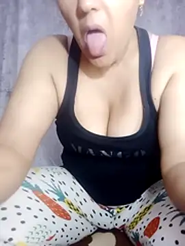 Show modela Zoughaxx na web-kameri