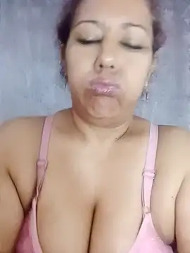 Zoughaxx Adlı Modelin Web Kamerası Şovu