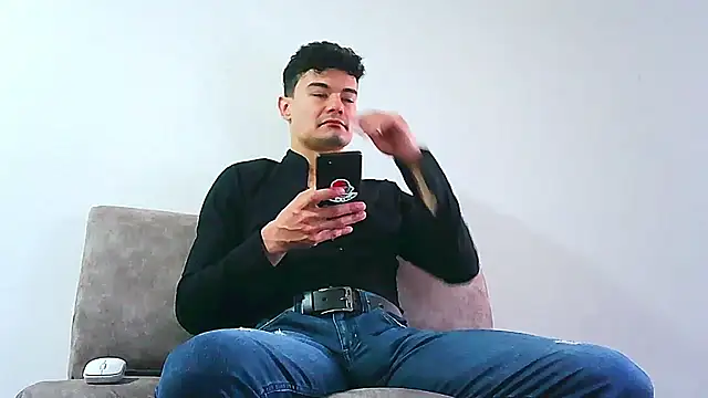 jhohannes-maximo Show in webcam